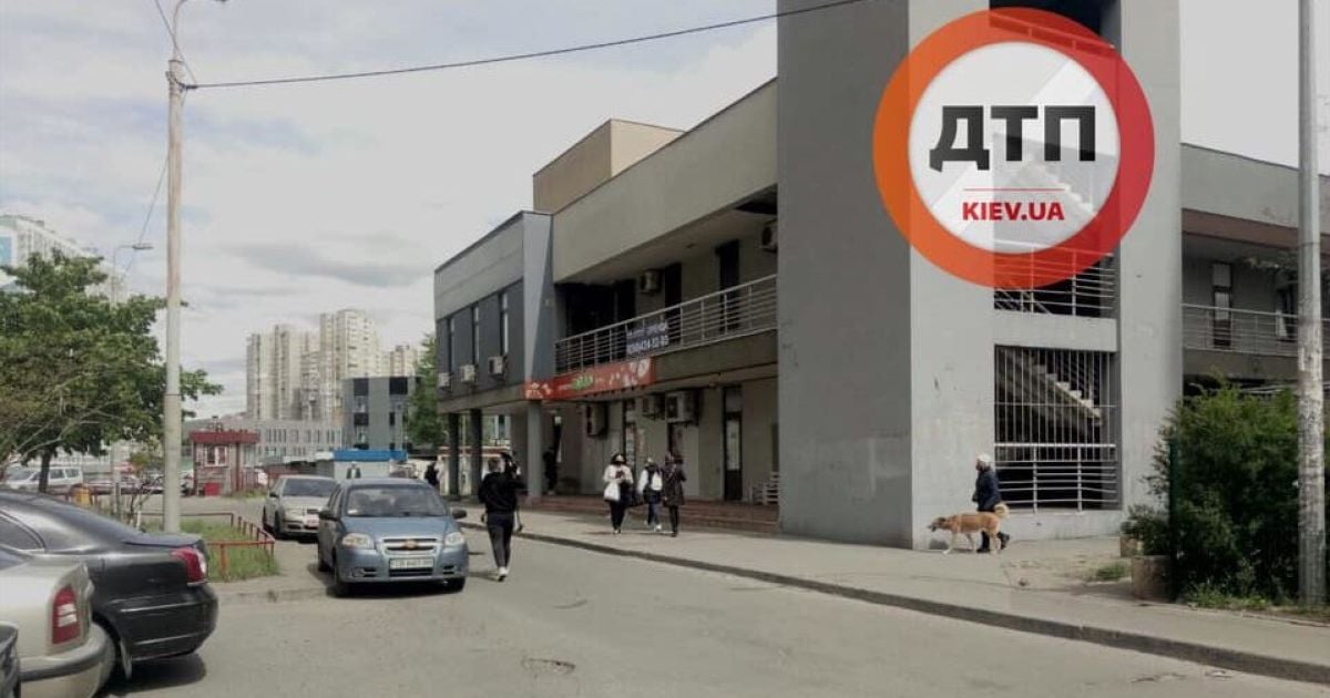 У Києві пенсіонер з ножем пограбував супермаркет і втік