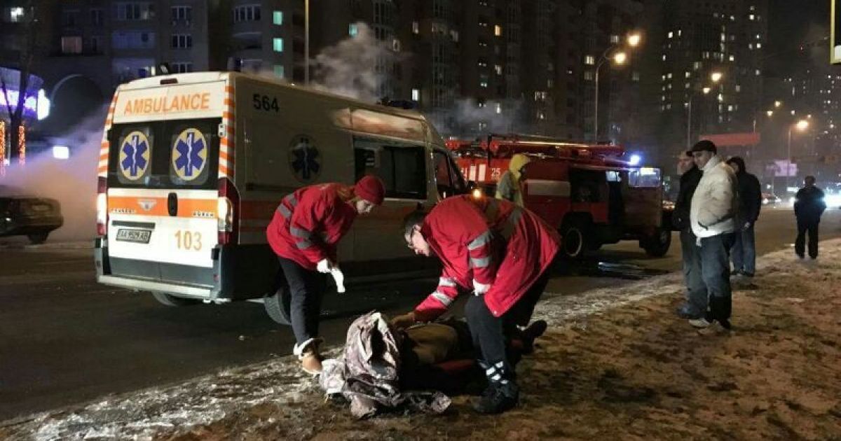 В результате аварии на Оболони в Киеве погиб водитель "Дэу Ланоса" / © Фото Валерии Ковалинской/ТСН