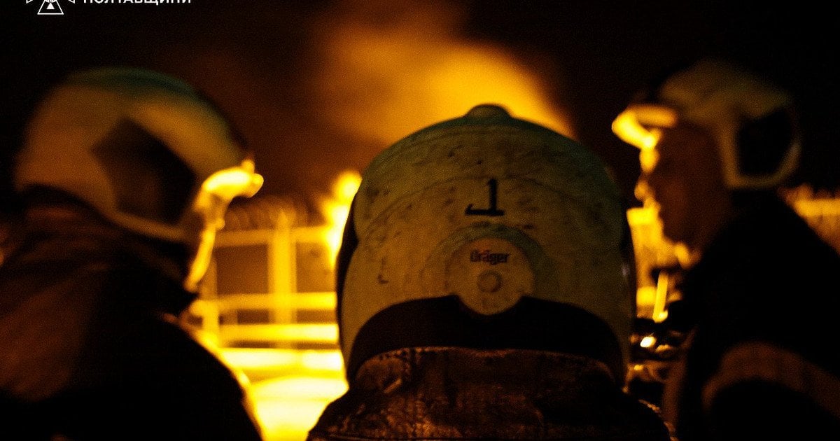 Рятувальники ліквідували пожежу після ворожої атаки