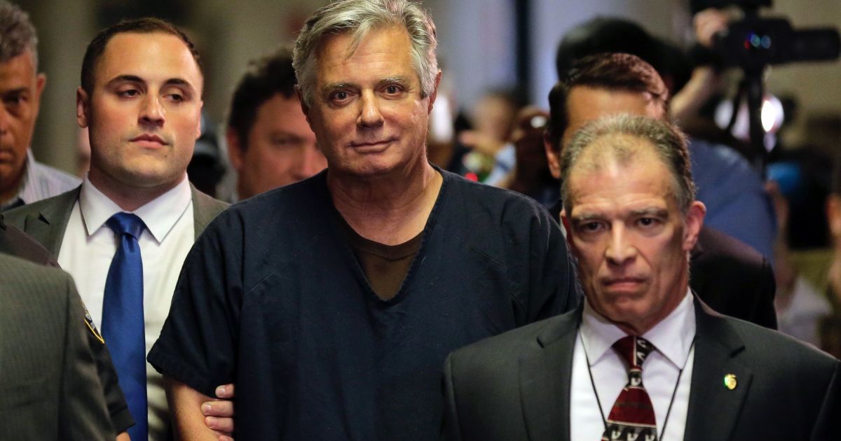 Трамп помиловал политтехнолога Януковича Манафорта