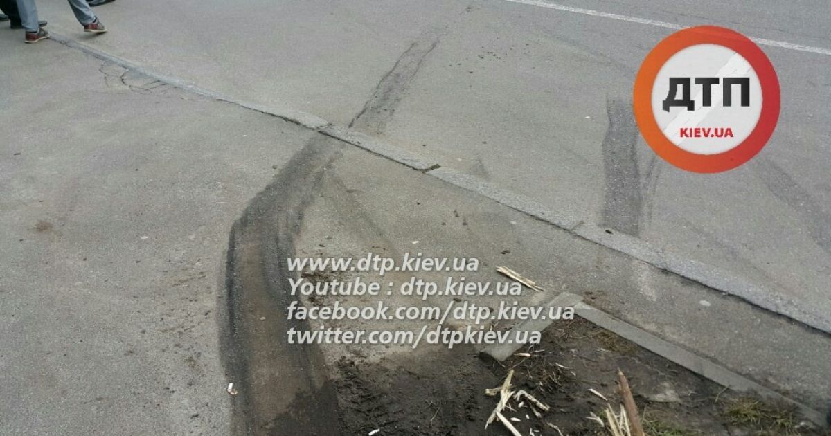 На місці аварії на бульварі Шевченка в Києві / © facebook.com/dtp.kiev.ua