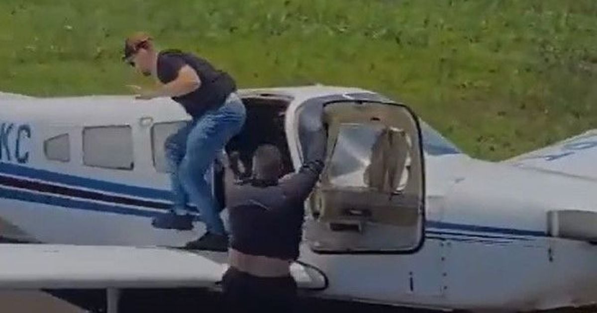 Пилотов задержали почти с пол тонны кокаина