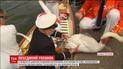 В Лондоне провели перепись королевских лебедей на Темзе
