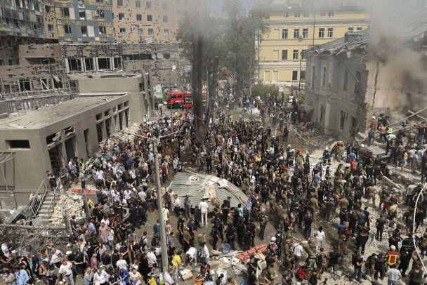 Ракетный удар по Охматдету / © Associated Press