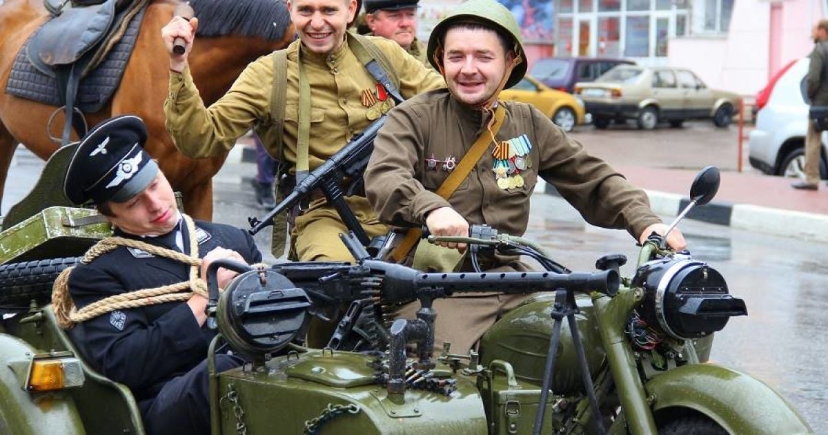Антифашистский парад в Брянске
