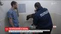 Пса, якого поліцейські визволили із зачиненої квартири, тимчасово залишили в притулку