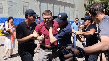 Савченко закидали яйцями в Одесі / © Думская