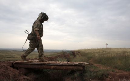 Украинские военные на Донбассе попали под обстрел. Есть погибший