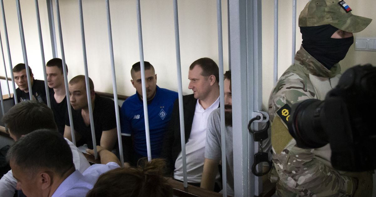 Суд у Москві залишив за ґратами усіх 24 полонених українських моряків
