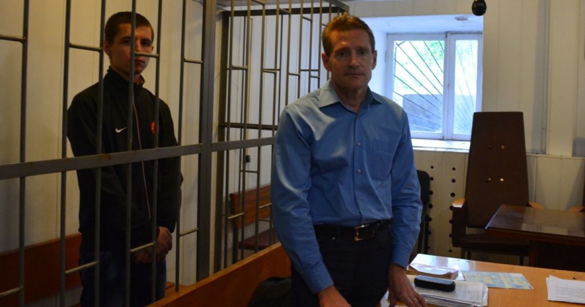 Андрей Коломиец и его адвокат