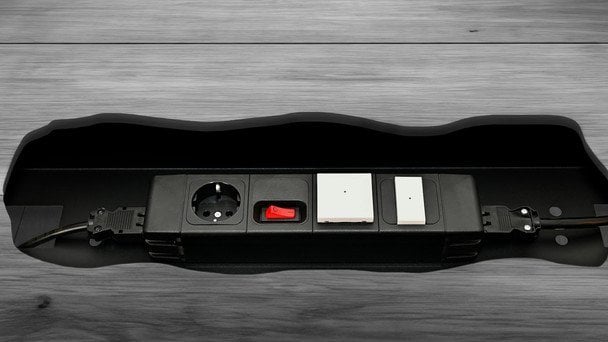 Яку техніку ніколи не можна підключати до подовжувача: список від електрика