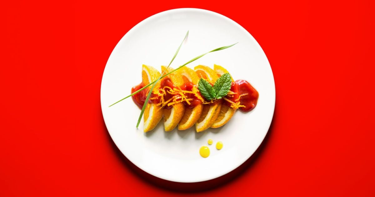 Кусочки апельсина в томатном соусе / © Eating for two