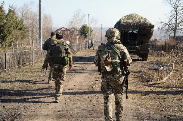 РФ бросает силы для окружения двух городов на Донетчине: эксперт о наступлении врага