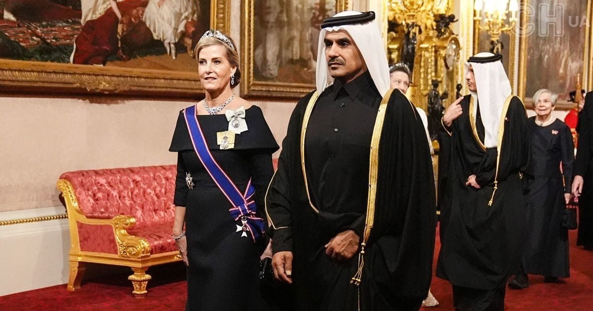 Герцогиня Единбурзька Софі на банкеті в Букінгемському палаці