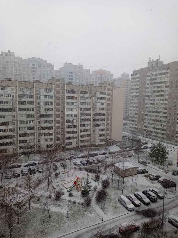 Снег на Позняках / © ТСН.ua