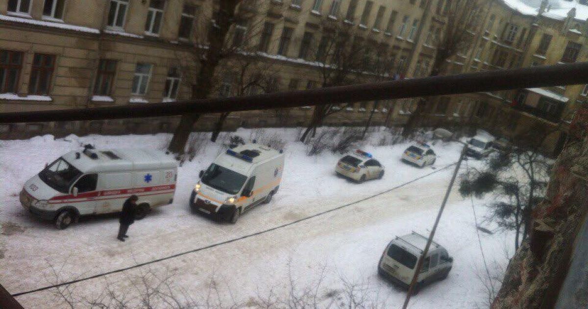 Во Львове возле пригородного вокзала прогремел взрыв