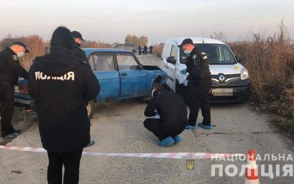 На Київщині невідомі обстріляли автівку та поранили чоловіка, введено спецоперацію "Сирена"