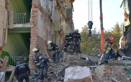 Число погибших от обрушения здания в Дрогобыче возросло до восьми