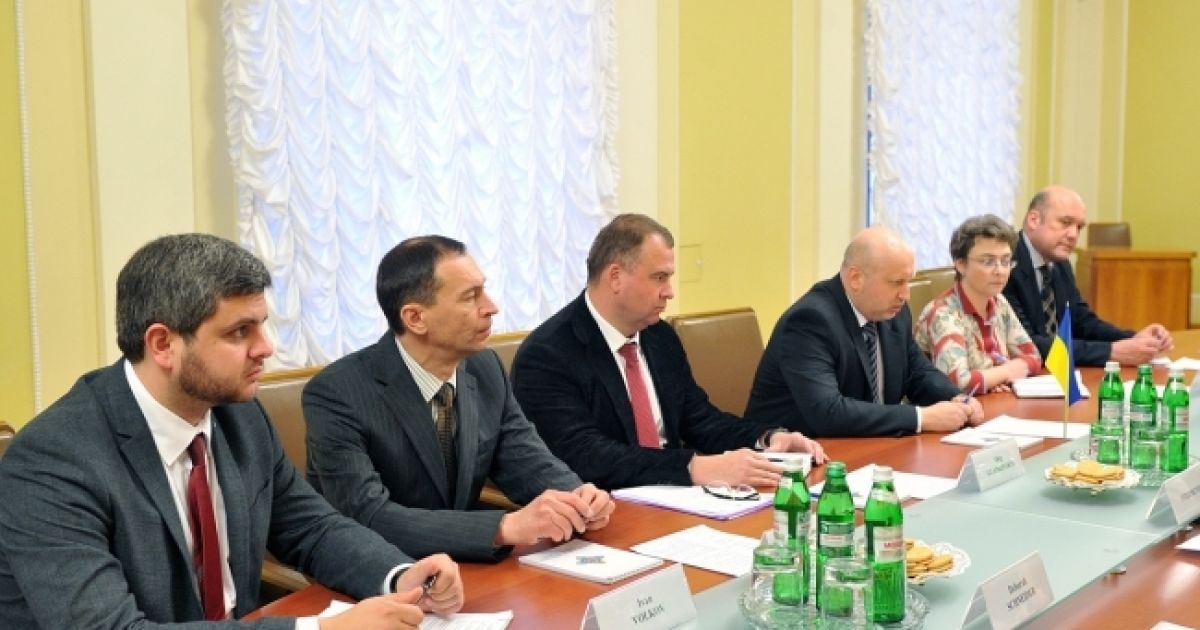 Турчинов зустрівся із заступником Держсекретаря США_3 / © СНБО