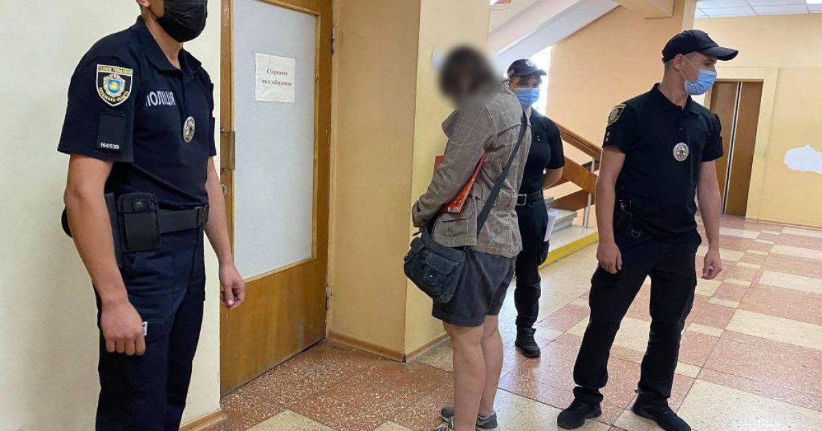 Була у розшуку за грабіж та насильство: що відомо про бабусю померлого у Черкасах 7-річного хлопчика