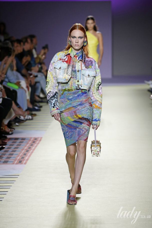 Колекція Versace прет-а-порте сезону весна-літо 2019 / © East News