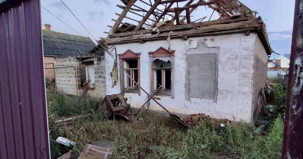 Було гаряче: Резніченко розповів, як росіяни з "Градів" та важкої артилерії гатили по Нікополю (фото наслідків)