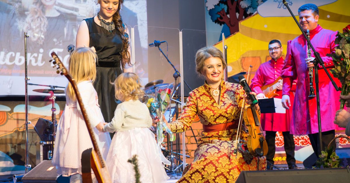 Витвицкая провела концерт для военных и капелланов / © пресс-служба канала "1+1"