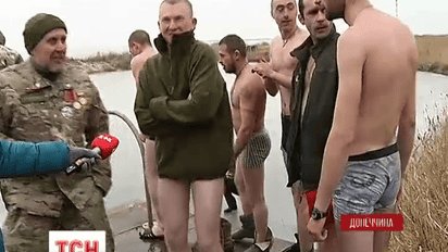 Морские пехотинцы в Широкино отпраздновали Крещение несмотря на вражеские обстрелы