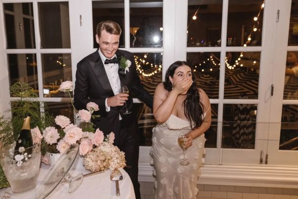 Наречена перевернула весільний торт / Фото: alexmarksphotography / SWNS