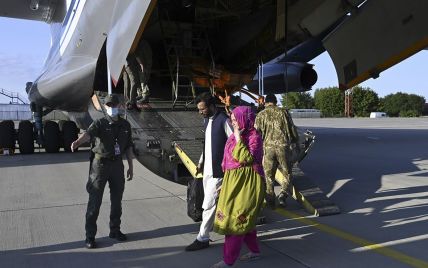 Усі літаки із Афганістану безпечно повернулися до України та вивезли 256 осіб