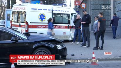 В Днепре произошло ДТП из-за водителя, который не пропустил скорую