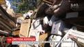 В Кропивницком отец с сыном собрали во дворе десятки тонн мусора