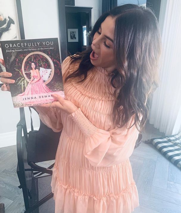  / © instagram.com/jennadewan