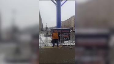 У Києві невідомий на камеру осквернив найбільшу Ханукію в Європі