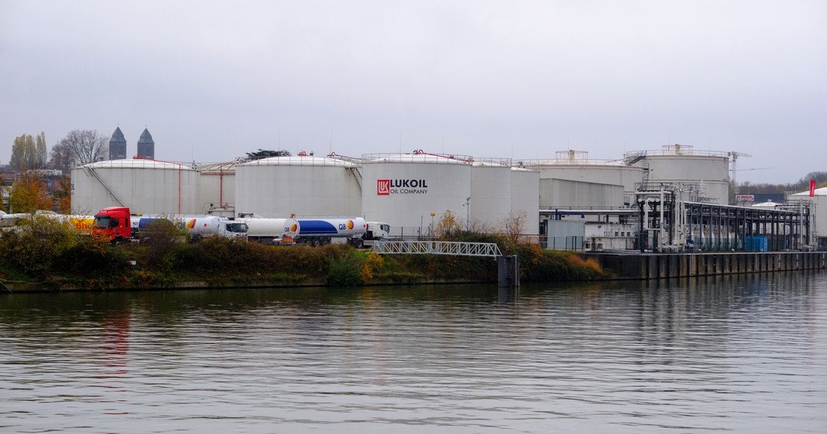 Україна атакує НПЗ РФ