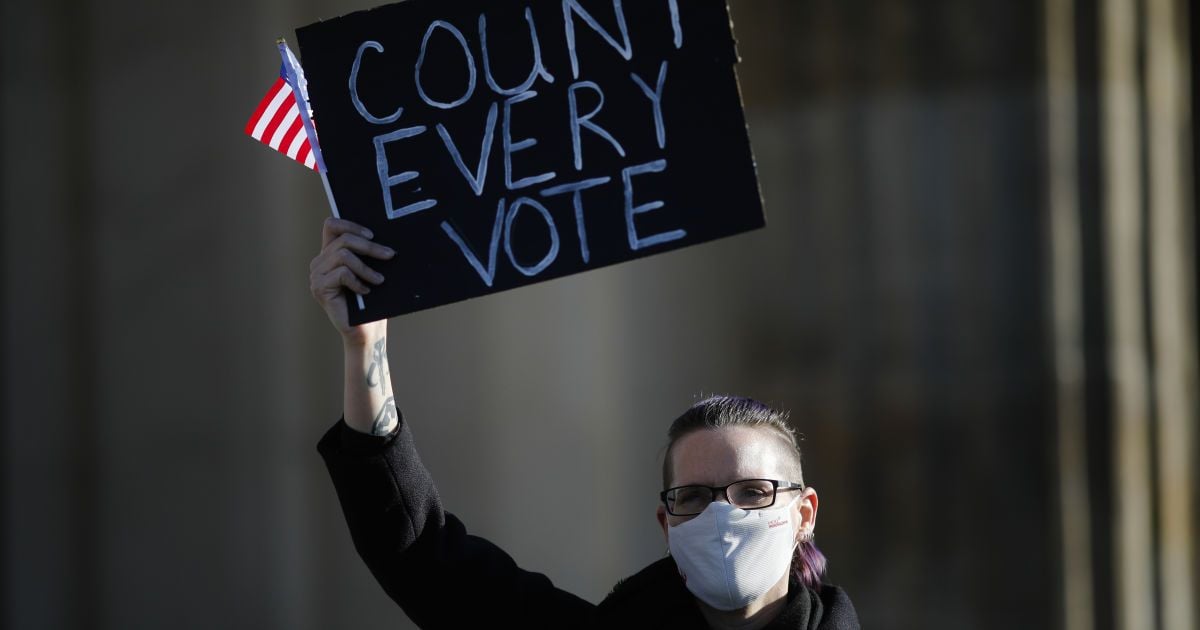 Вибори президента США: в Мічигані перевірять підрахунок голосів