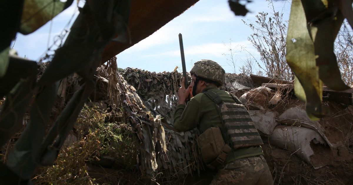 В зоне ООС пророссийские боевики ранили украинского военного