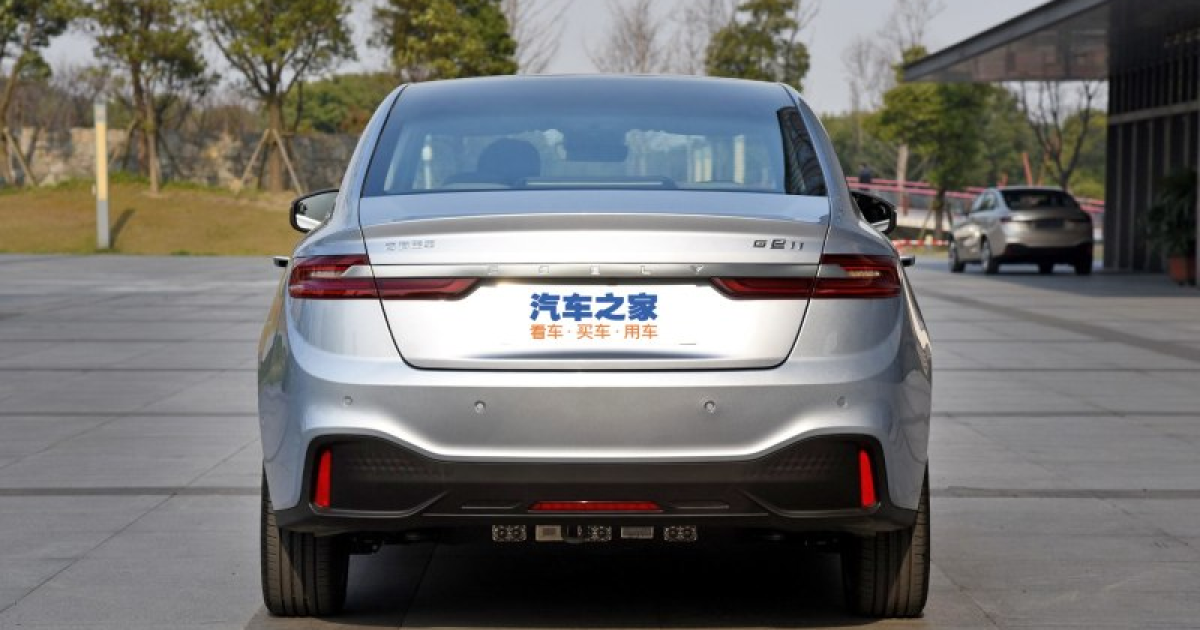 Geele GE11 Jihe A_7 / © carscoops.com