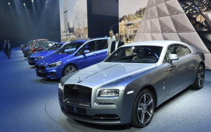 Rolls-Royce, Bentley і Porsche. Які люксові авто купили в Україні у салонах від початку 2019 року
