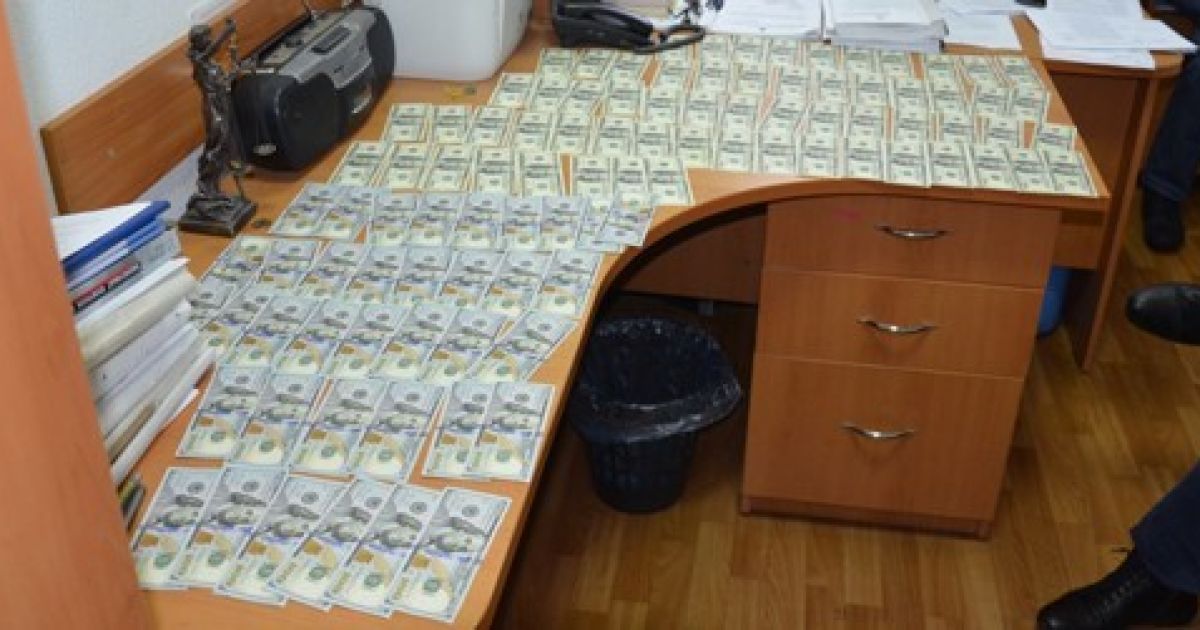 На Миколаївщині власники грального бізнесу пропонували правоохоронцям $ 30 тис. за закриття справи