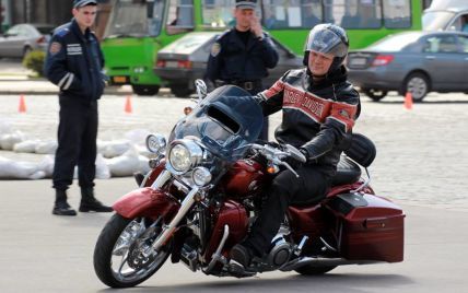 За "подаренный друзьями" Harley-Davidson экс-министра Швайку потянули в суд