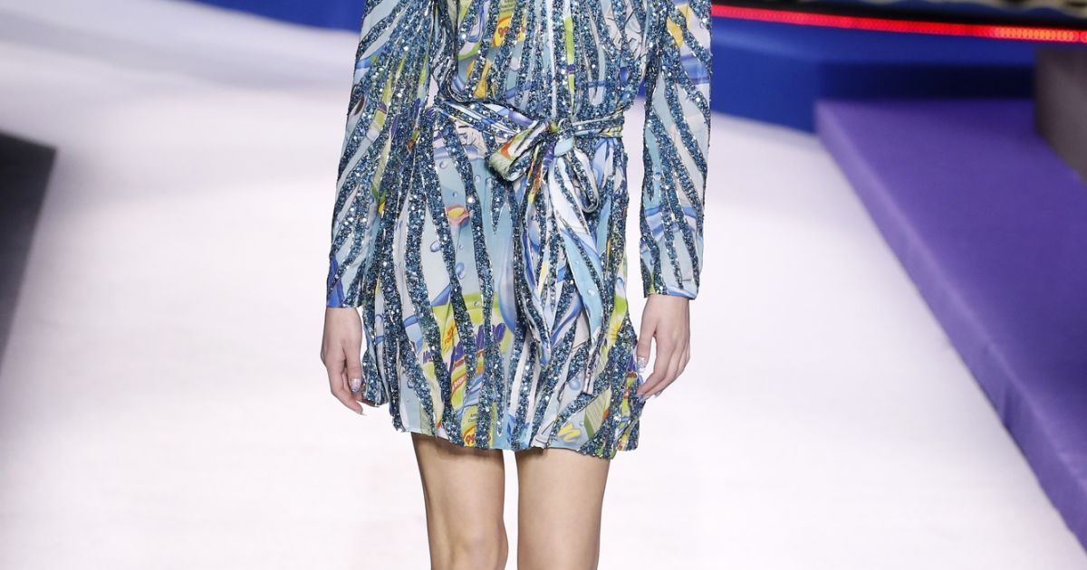 Карты, деньги и поп-арт в коллекция Moschino сезона осень-зима