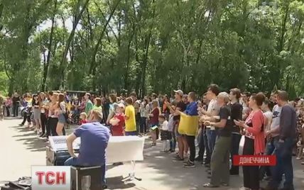 В Авдеевке украинские группы дали концерт для местного населения