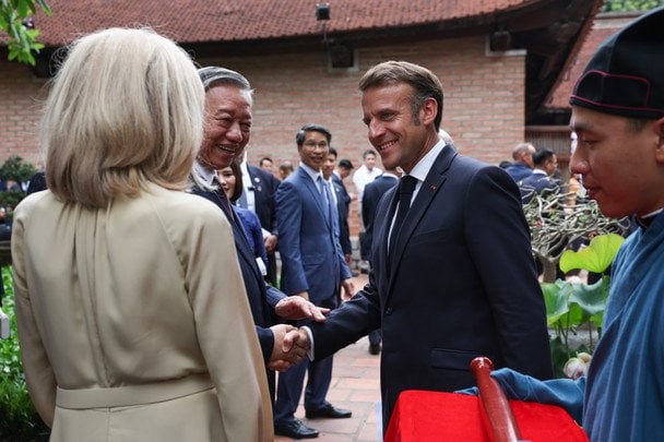 Бріжит та Еммануель Макрони / © Associated Press