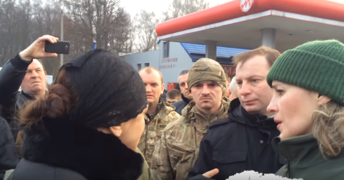 Барну просили убраться с церемонии
