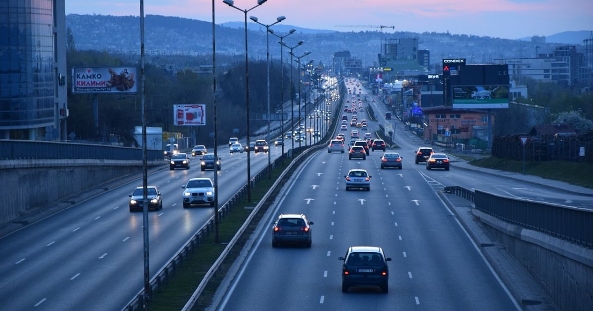 Соблюдайте безопасную скорость