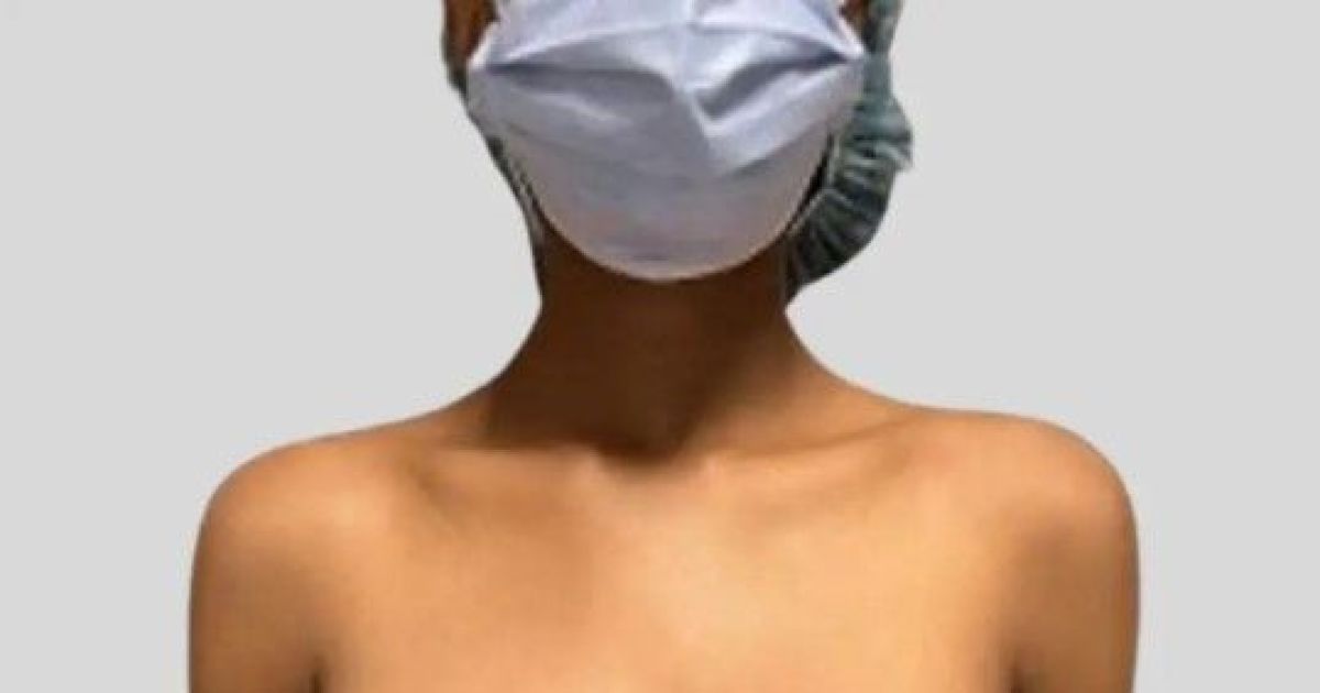 Грудь женщины втрое увеличилась после вакцинации