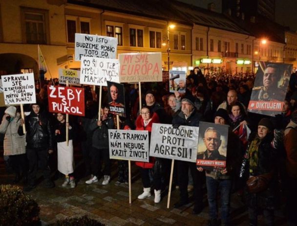 Протести в Словаччині проти політики Роберта Фіцо / © aktuality.sk