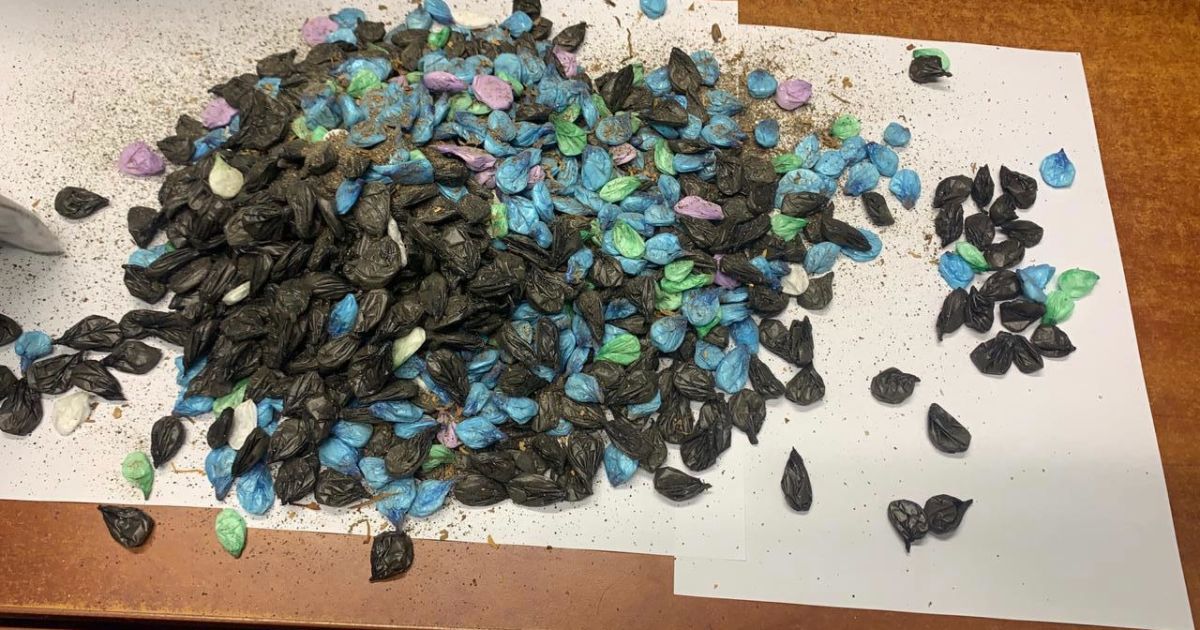 Наркоторговцы переправляли наркотики в ОРДЛО в игрушках и детских колясках