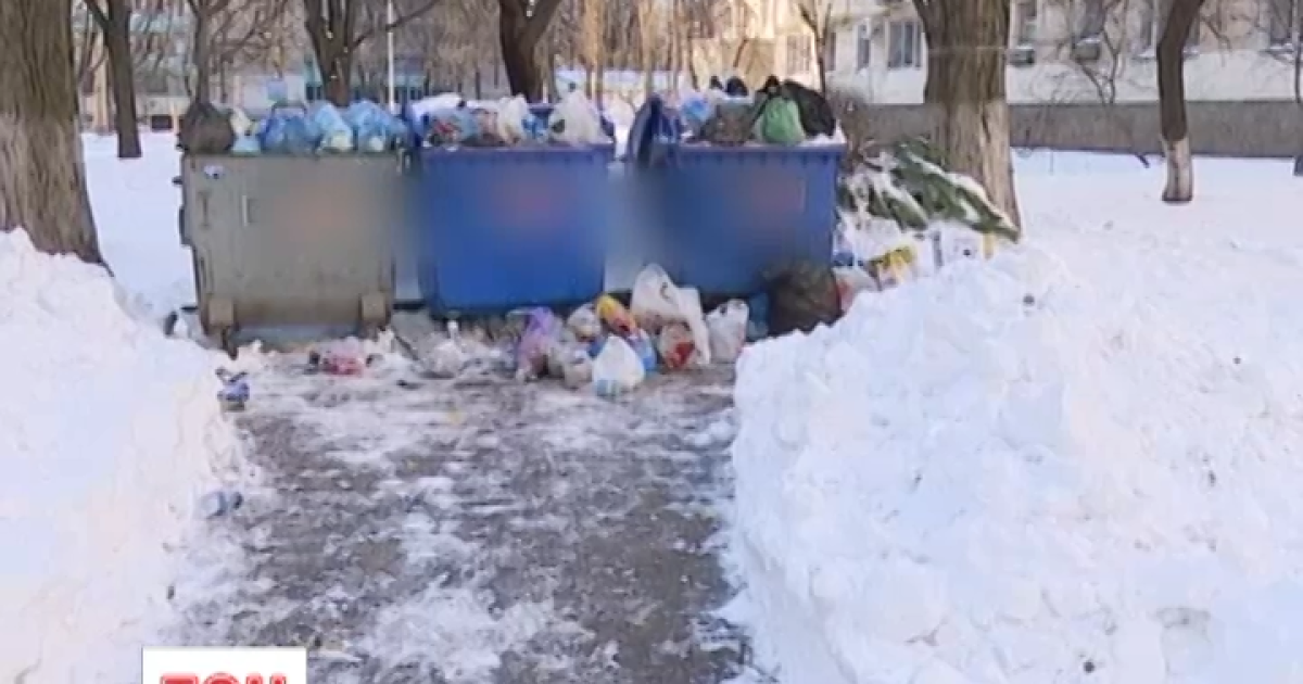 Мусоровозы не могут добраться до контейнеров